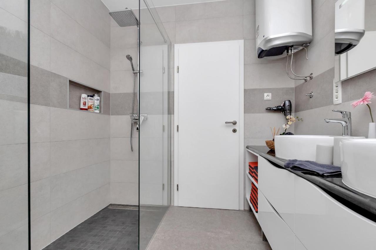 Luxury Apartment Sidro With Free Beach Parking ماكارسكا المظهر الخارجي الصورة