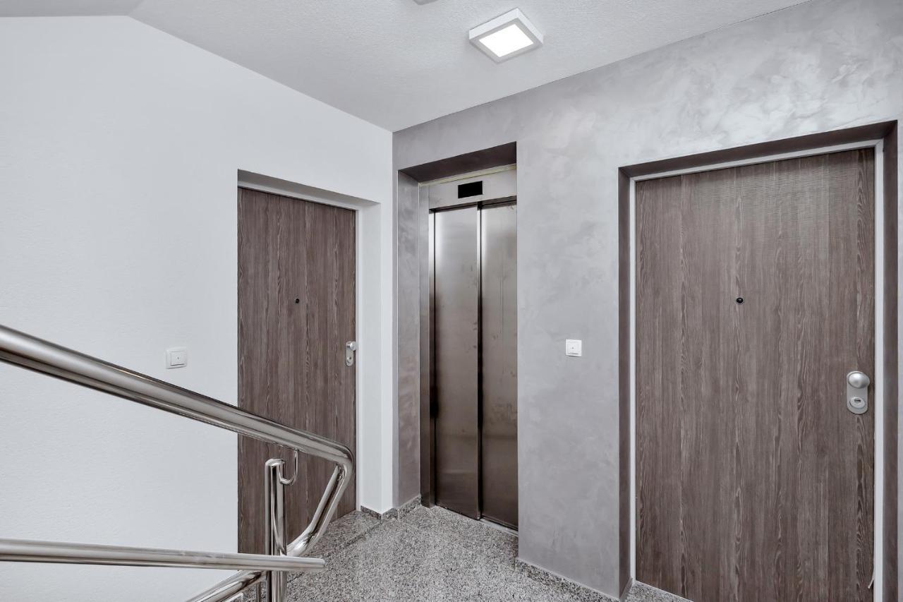 Luxury Apartment Sidro With Free Beach Parking ماكارسكا المظهر الخارجي الصورة
