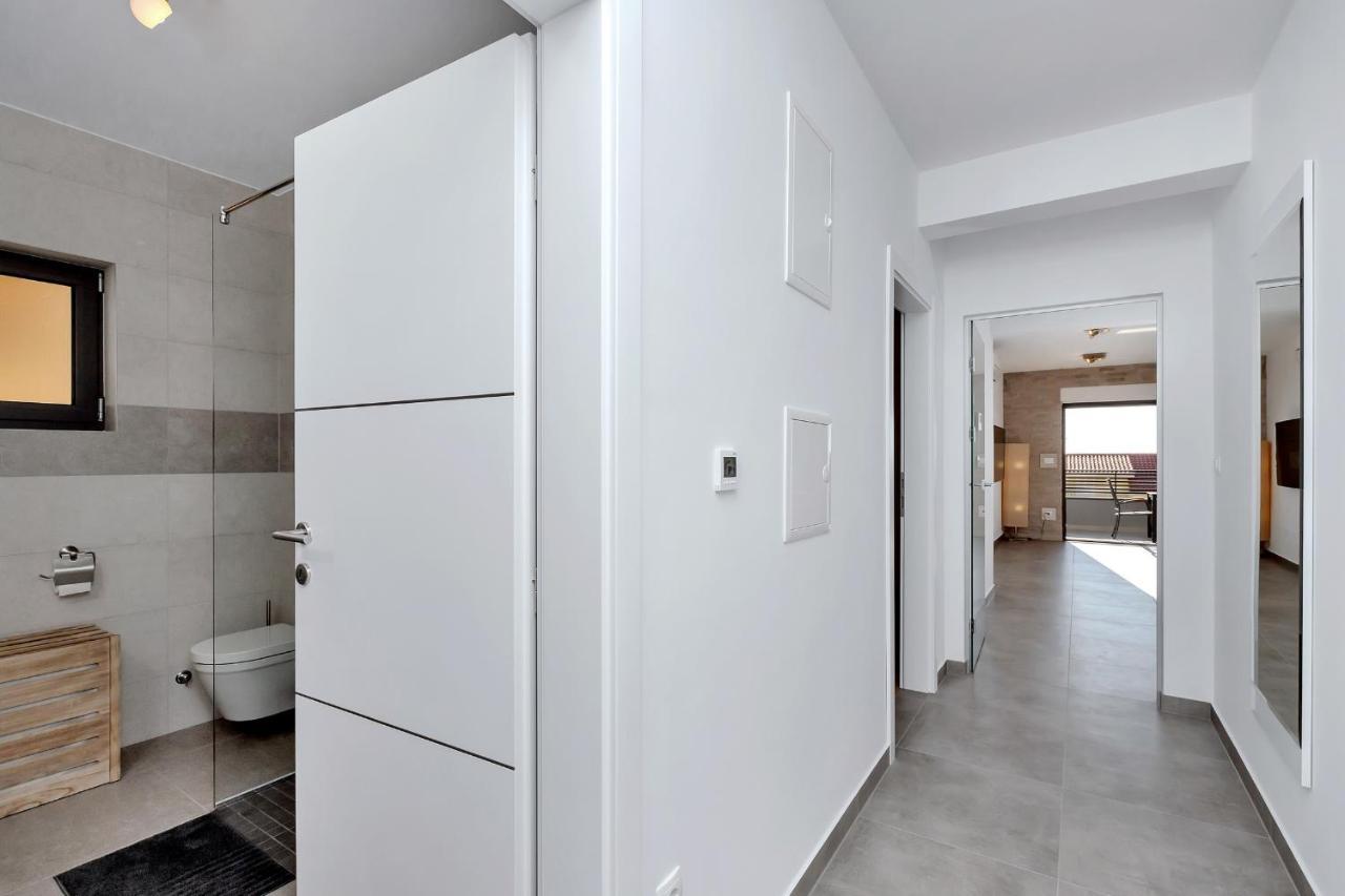 Luxury Apartment Sidro With Free Beach Parking ماكارسكا المظهر الخارجي الصورة