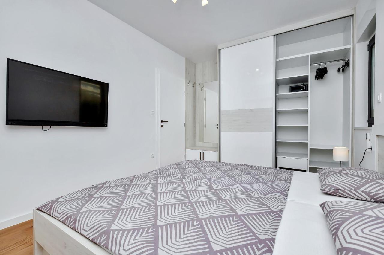 Luxury Apartment Sidro With Free Beach Parking ماكارسكا المظهر الخارجي الصورة