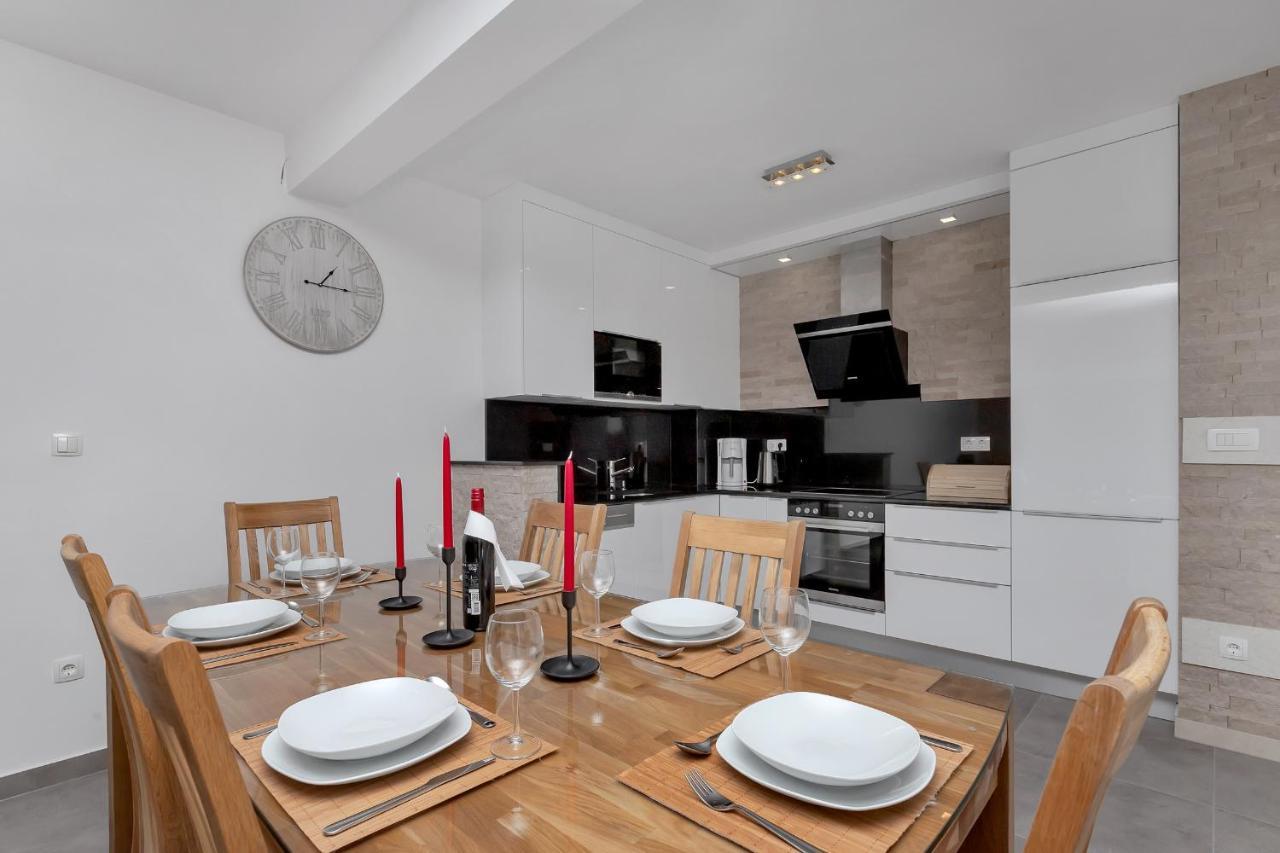 Luxury Apartment Sidro With Free Beach Parking ماكارسكا المظهر الخارجي الصورة